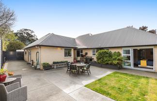 13 Alderson Avenue, Hillsborough