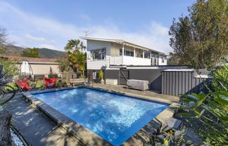 5 Shelley Crescent, Stoke