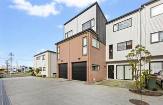 6 Korama Lane, New Lynn