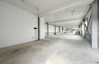 Refurbished Warehouse with Living Facilities 512m2