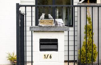 1/6 Soo Yong Place, Glenview
