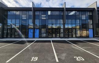 Split-Level 57sqm Unit with 2 Carparks