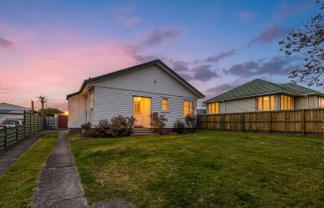 9 Wallace Crescent, Glenholme
