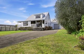 17 Hodgkins Street, Pukehangi