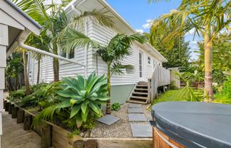 1/141 Edmonton Road, Te Atatu South
