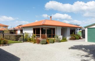 346 Nelson Road, Riverdale