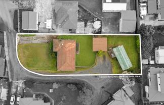 9 and 9A Mabian Crescent, Deanwell