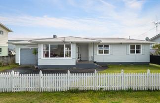 6 Flora Street, Paeroa
