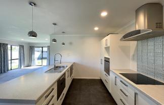58 Sunstone Crescent, Brown Owl
