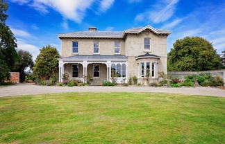 102 Albert Street, Gladstone