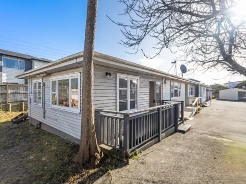 297 Massey Road, Mangere East