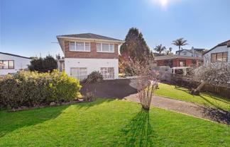 12A Rarangi Road, Saint Heliers