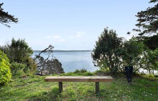 453A Glenbrook Beach Road, Glenbrook