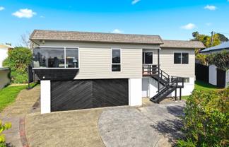 11 Marina Road, Torbay