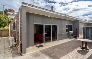 186 Kaikorai Valley Road, BRADFORD