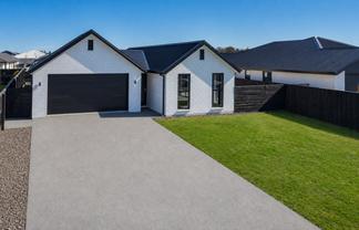 18 Grimwood Street, Ravenswood