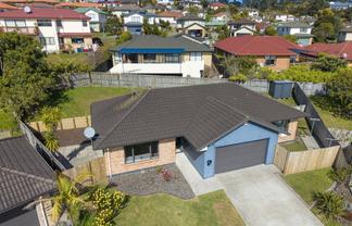 15 Black Teal Close, Unsworth Heights