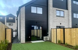 4/4 Taramea Place, Addington