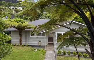 6 Woodstock Terrace, Tawa