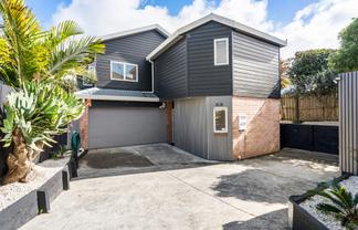 2/281A Hillsborough Road, Hillsborough