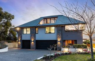 227 Cannon Hill Crescent, Mount Pleasant