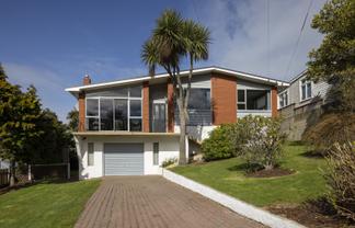 83 Neidpath Road, Mornington