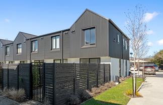10/9 Grove Road, Addington