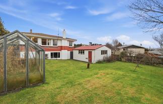 8 Bell Crescent, Concord