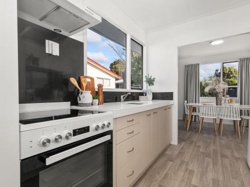 7B Cypress Grove, Paraparaumu