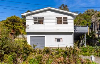 135 Awarua Street, Ngaio