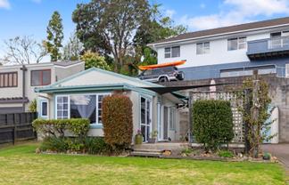 4 Westwood Street, Bellevue