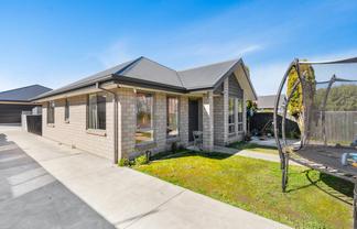 11 Russell Street, Linwood