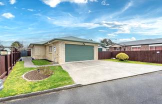 30 Catalina Drive, Melville