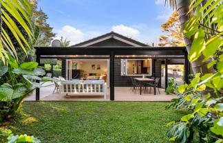 2/14 Surville Place, Mairangi Bay