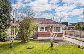 2131 Great North Road, Avondale