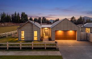 1 Moonstone Street, Wanaka
