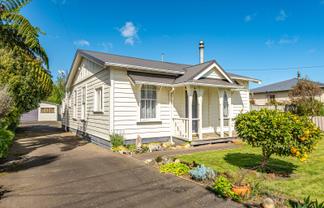 194 Anzac Parade, Whanganui East