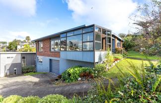 1/4 Elizabeth Place, Mairangi Bay