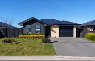 10 Helicon Street, Pegasus