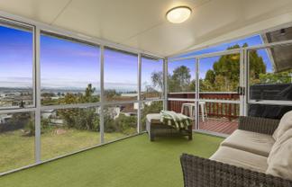 30 Olive Avenue, Nukuhau