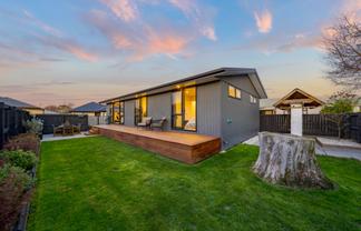6 Youngston Lane, Woolston