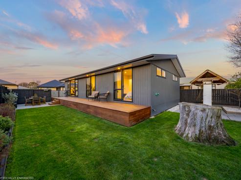 6 Youngston Lane, Woolston