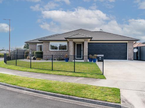 24 Stan Heather Drive, Deanwell