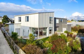 1/56 Rangitahi Road, Raglan