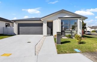 11 Soaring Bird Drive, Takanini
