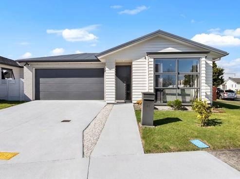 11 Soaring Bird Drive, Takanini