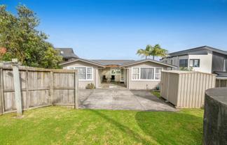 805 Whangaparaoa Road , Manly