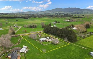 118 Cochrane Road, Ngahinapouri