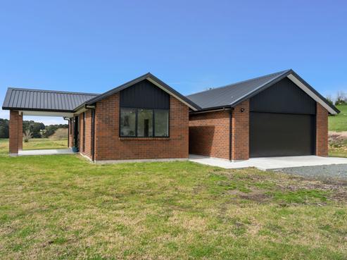 14 Riversong Road, Kauri
