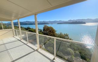 9 Bayview Road, Charteris Bay